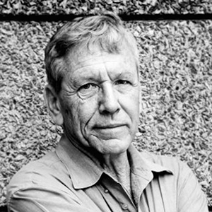 Amos Oz